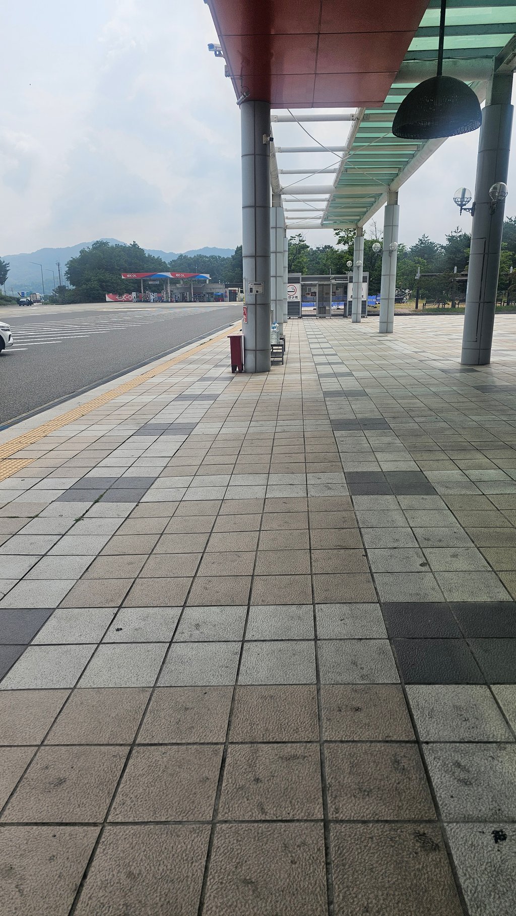휴게소 왔다잉