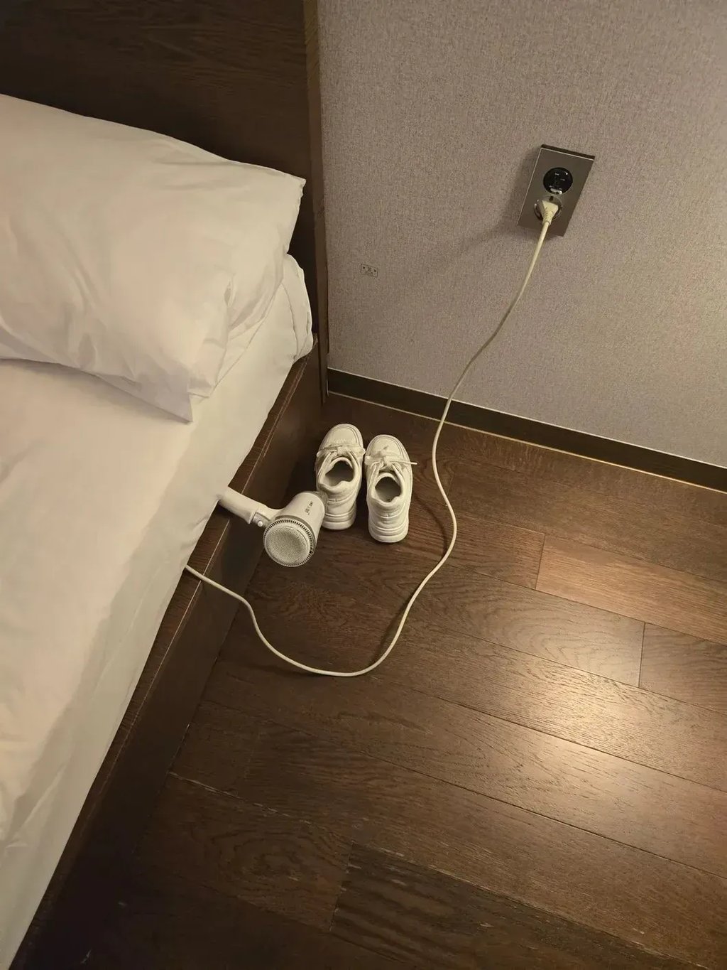 드라이기 키고나간 모텔손님 1