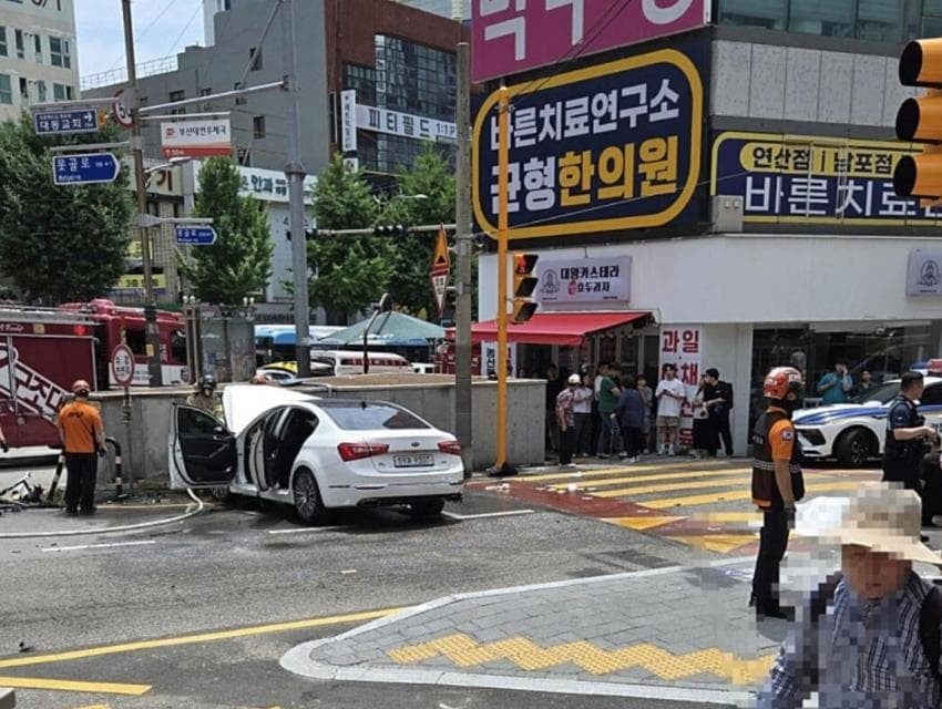 어제자 부산사고 운전자가 내리자 마자 한말 2