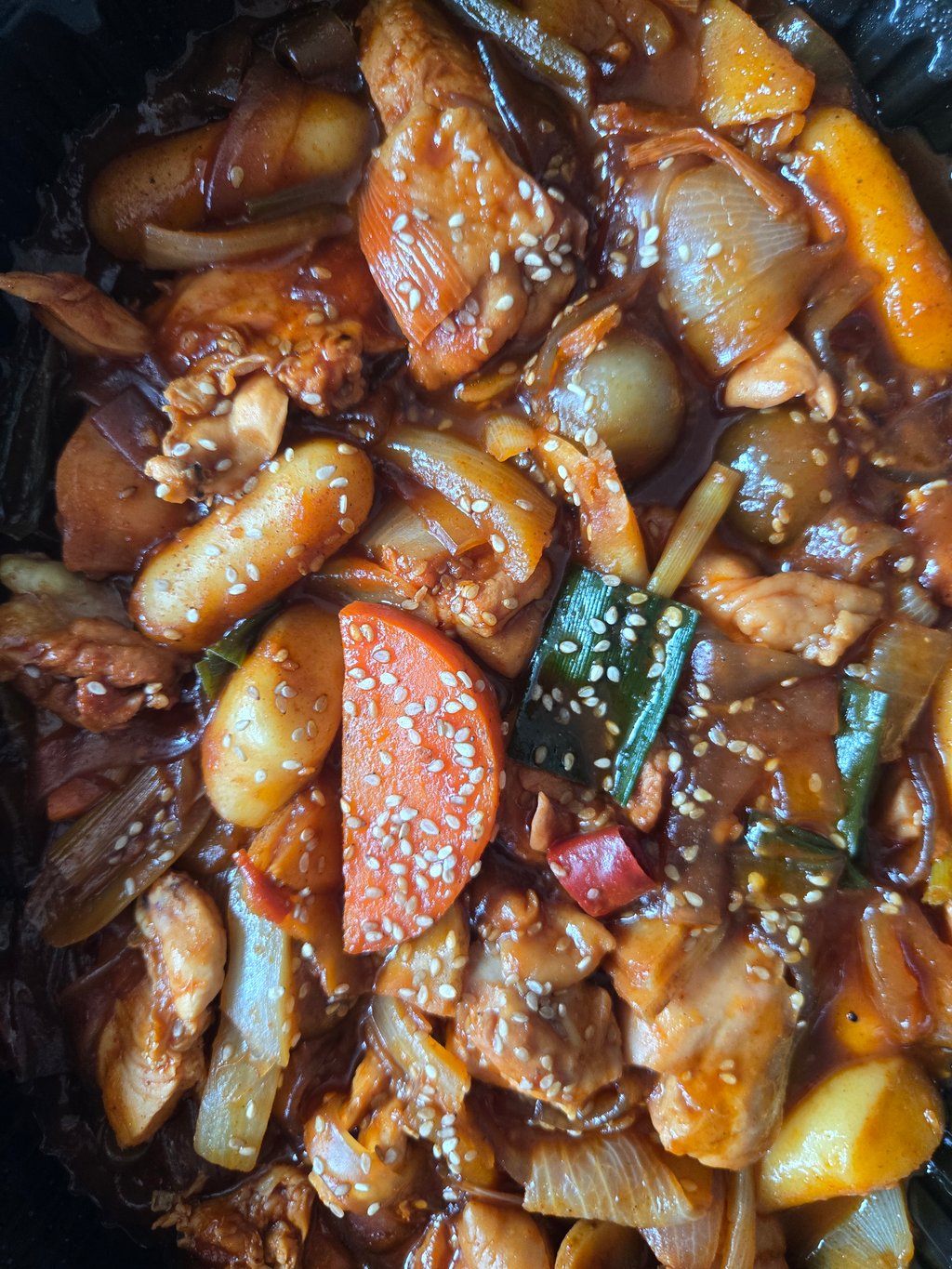 사치좀부렸네