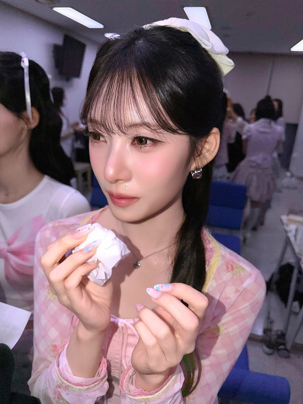 오늘자 리센느 1위 비하인드 사진 ㅋㅋ 4