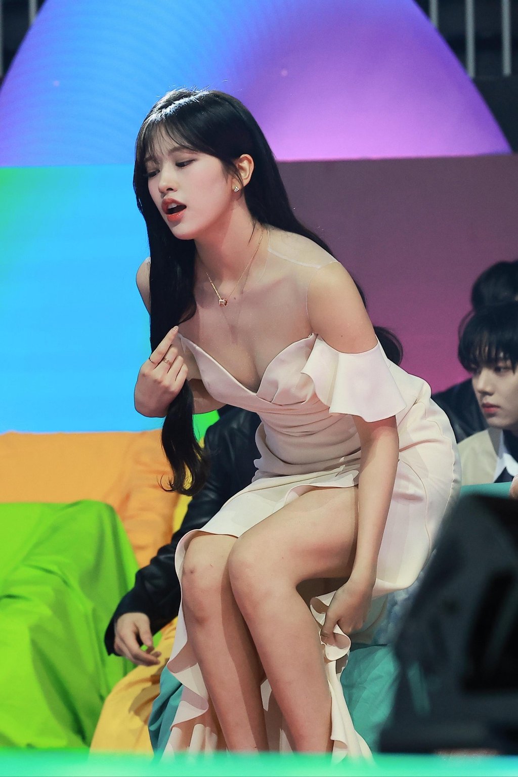 아이브 안유진 오프솔더 3