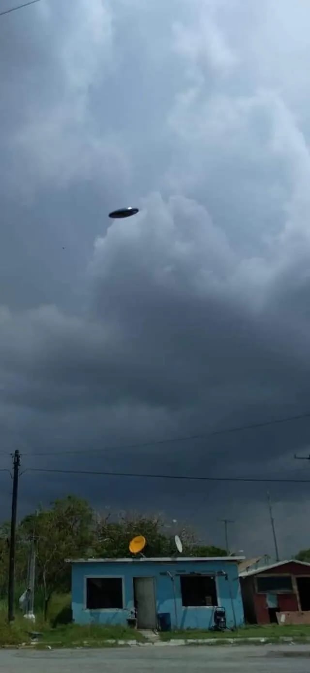 미 국방부가 최근에 공개한 금속 ufo와 똑같은 멕시코 ufo 5