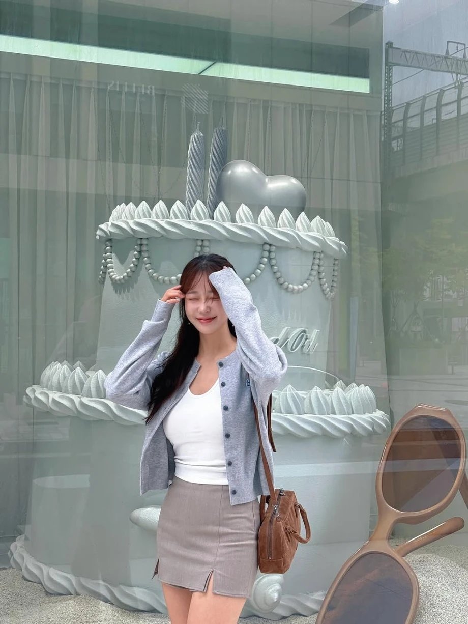 김윤희 아나운서, 진짜 얼굴 천재 ㄷㄷ 5