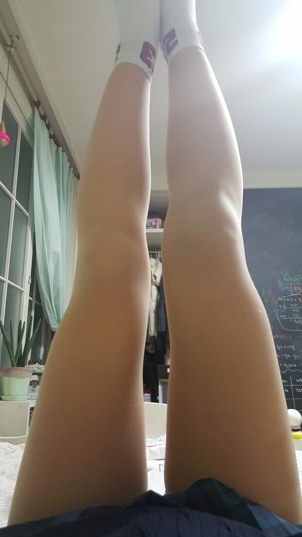 다리가 뚱뚱한게 고민인 지식인녀 1