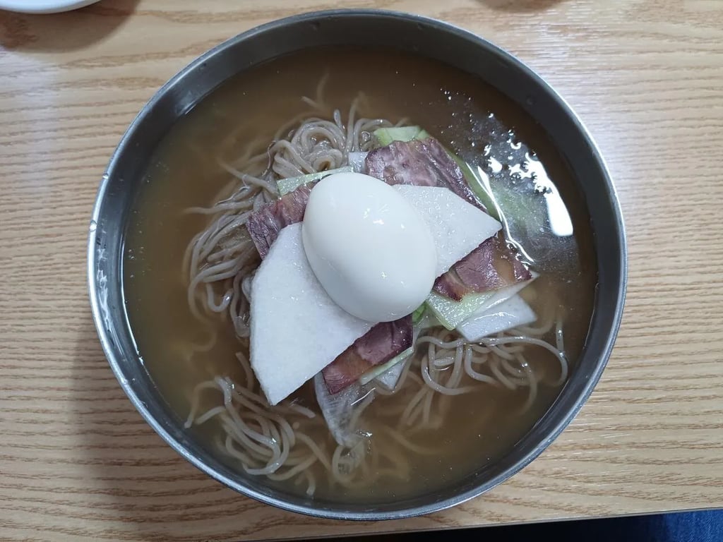 친구놈이랑 평냉 먹으러왓습니다.