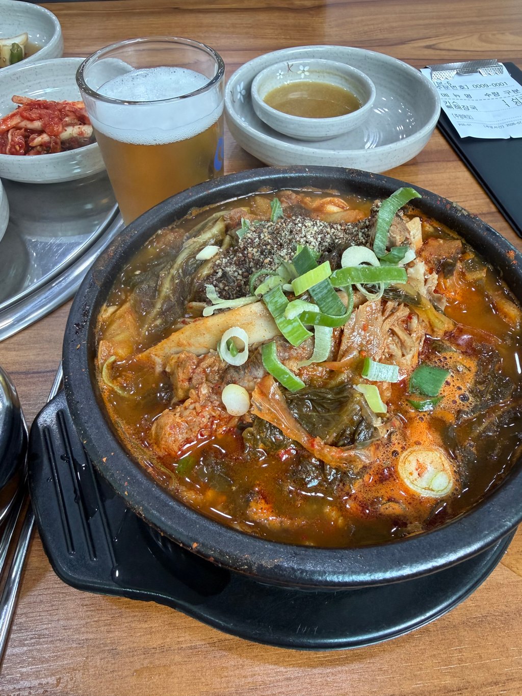 꾸밍픽 뼈해장국에 맥주 한잔