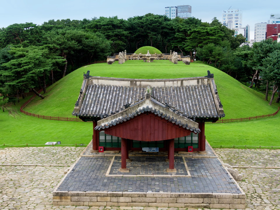 죽어서도 아내 때문에 고생한 왕 8