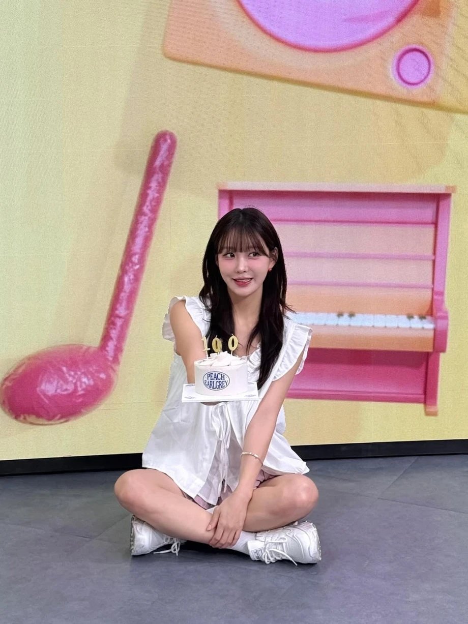 김윤희 아나운서, 진짜 얼굴 천재 ㄷㄷ 6