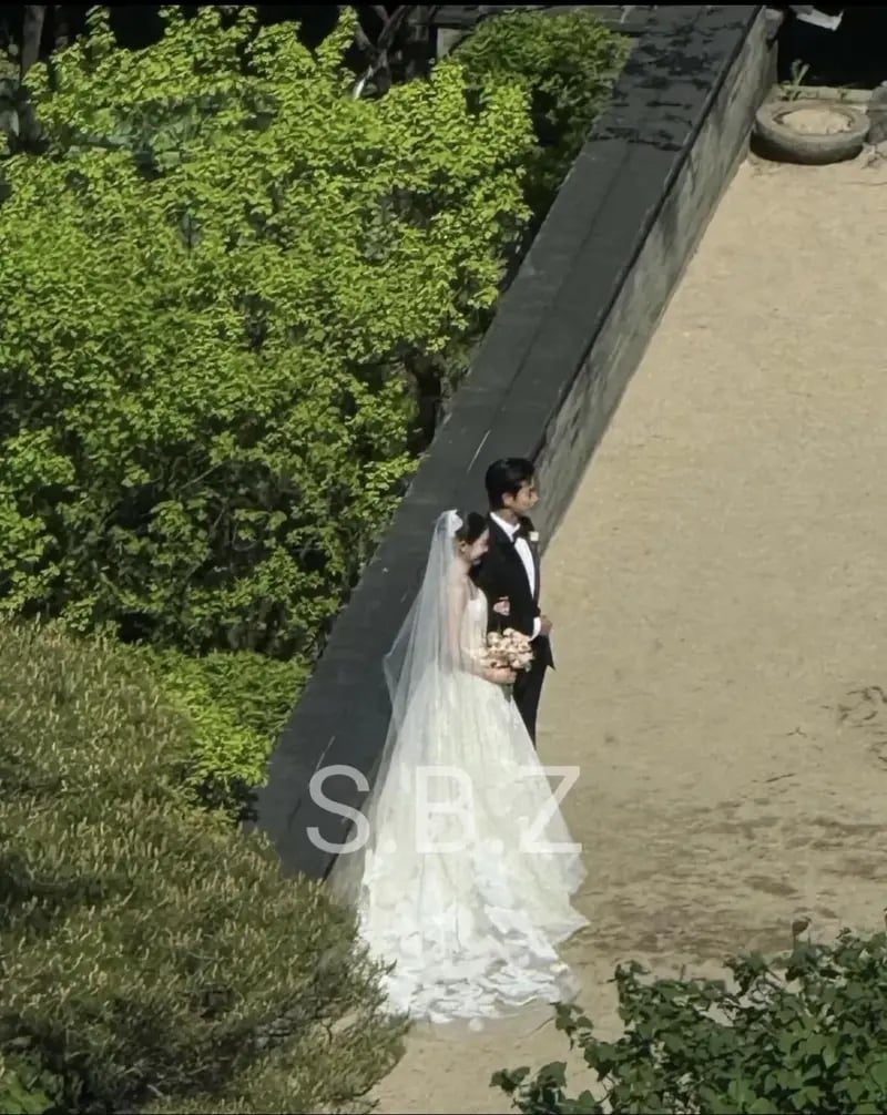 [단독] 옥택연, 10년 열애 결실 맺었다..어제(24일) 신라호텔 결혼+비밀결혼식 현장 상황 ㅋㅋㅋㅋ 2