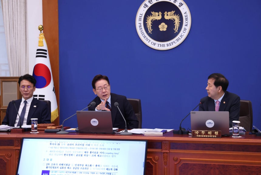 李대통령 “핵추진 잠수함 도입 속도…자주국방 의지 있어야 동맹 유지”