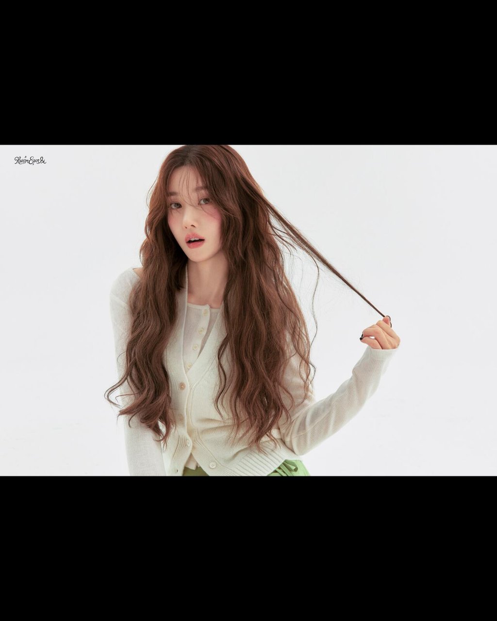 권은비 뉴 프로필사진 4