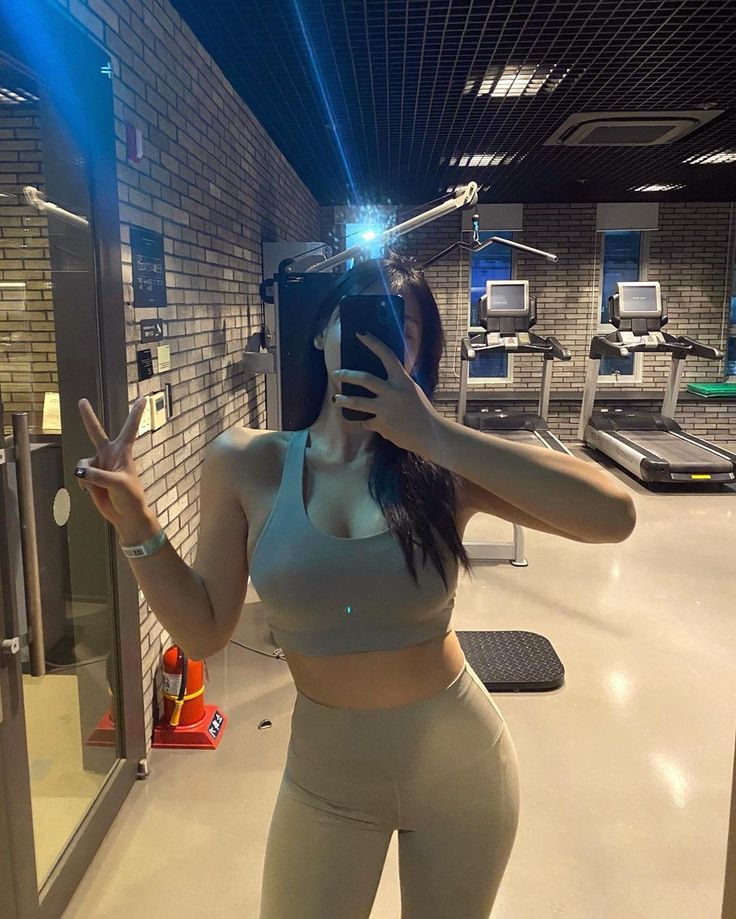 ㅇㅎ) 필라테스+헬스장에서 셀카 찍는 여자들 특징 1