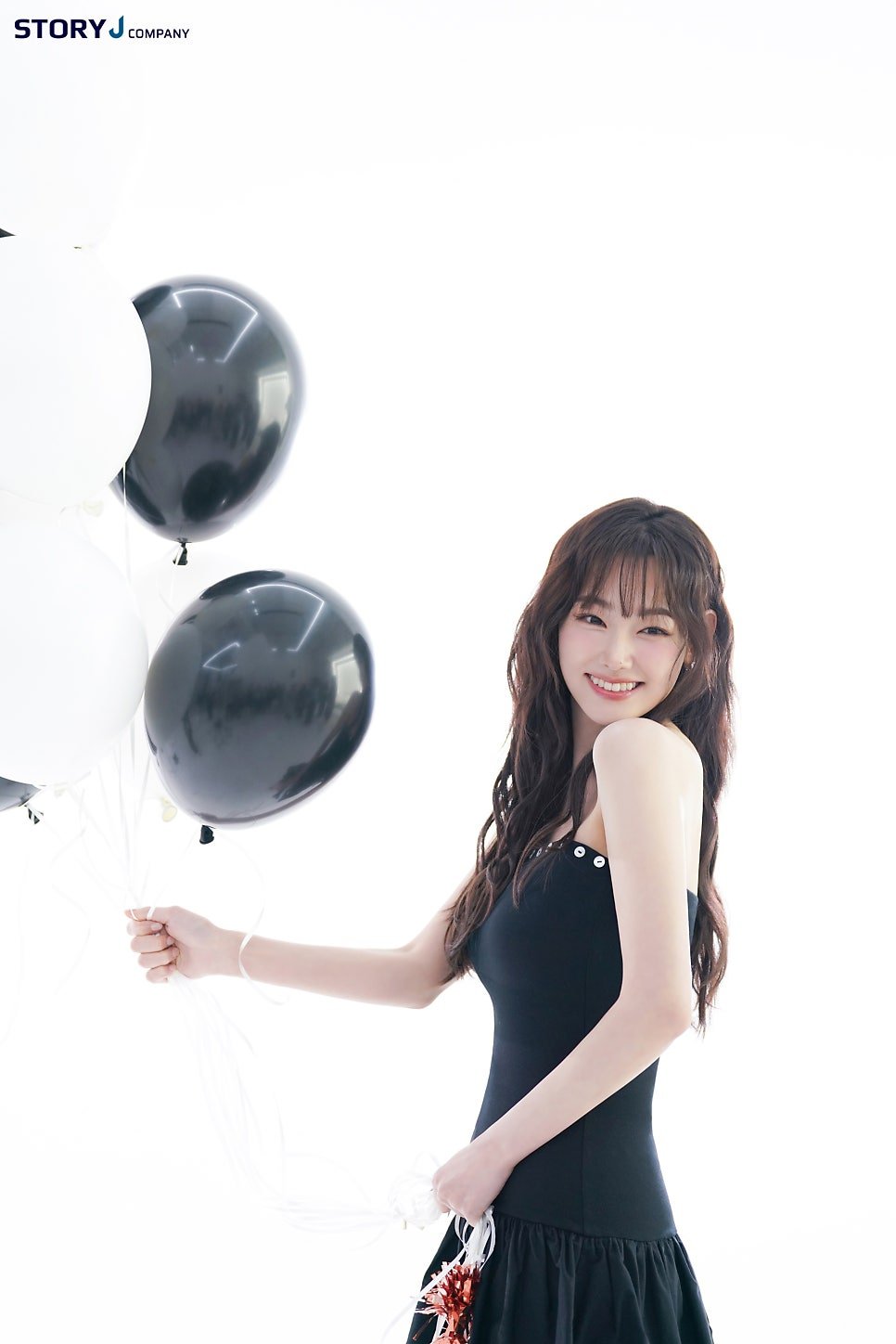 강미나 AALOK광고 비하인드컷 10