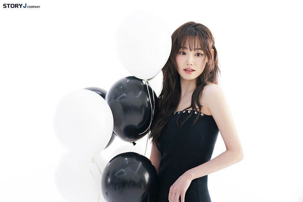 강미나 AALOK광고 비하인드컷 7