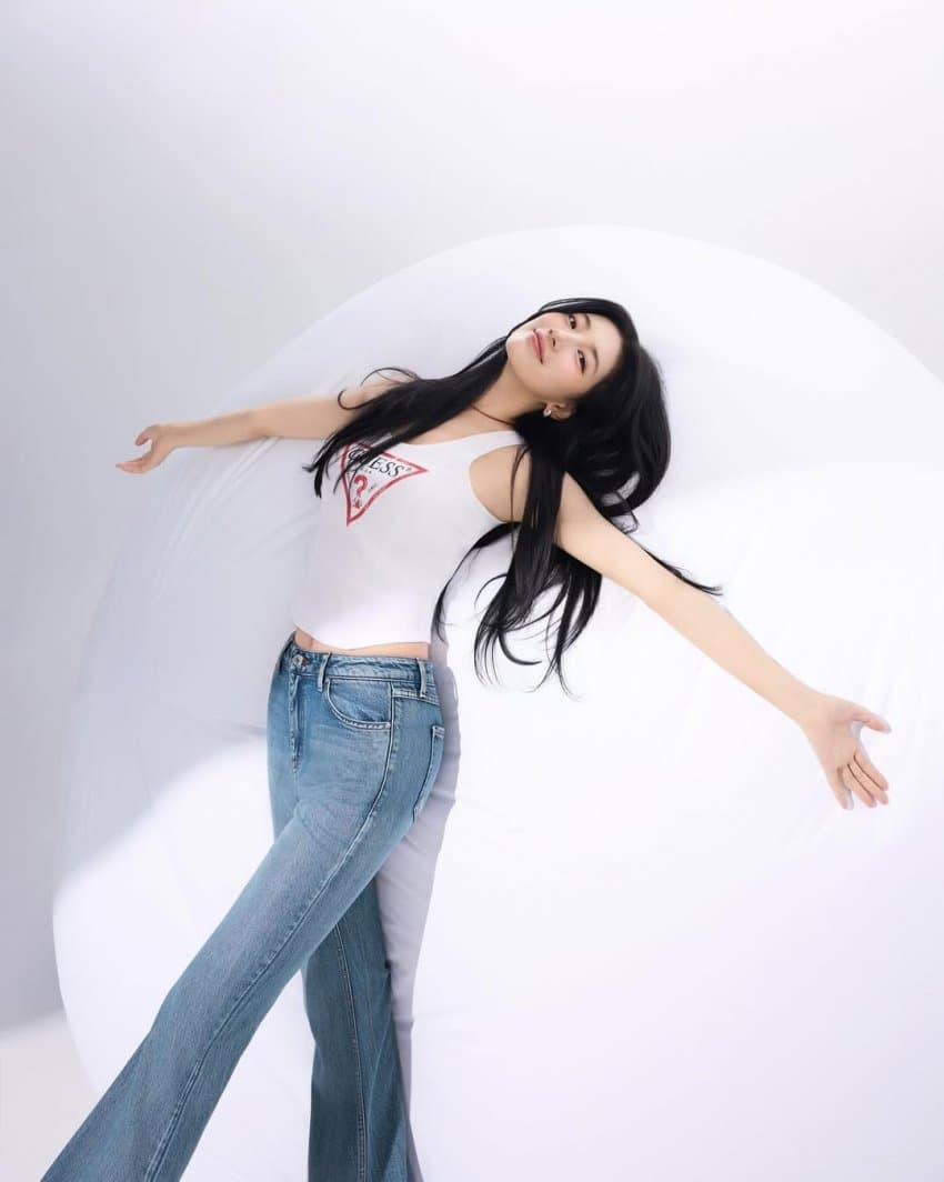 수지 게스걸 10주년 기념 사진 1