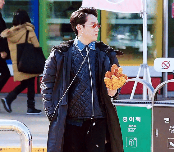 친구가 휴게소 들리자고 말한후 멋져보일때