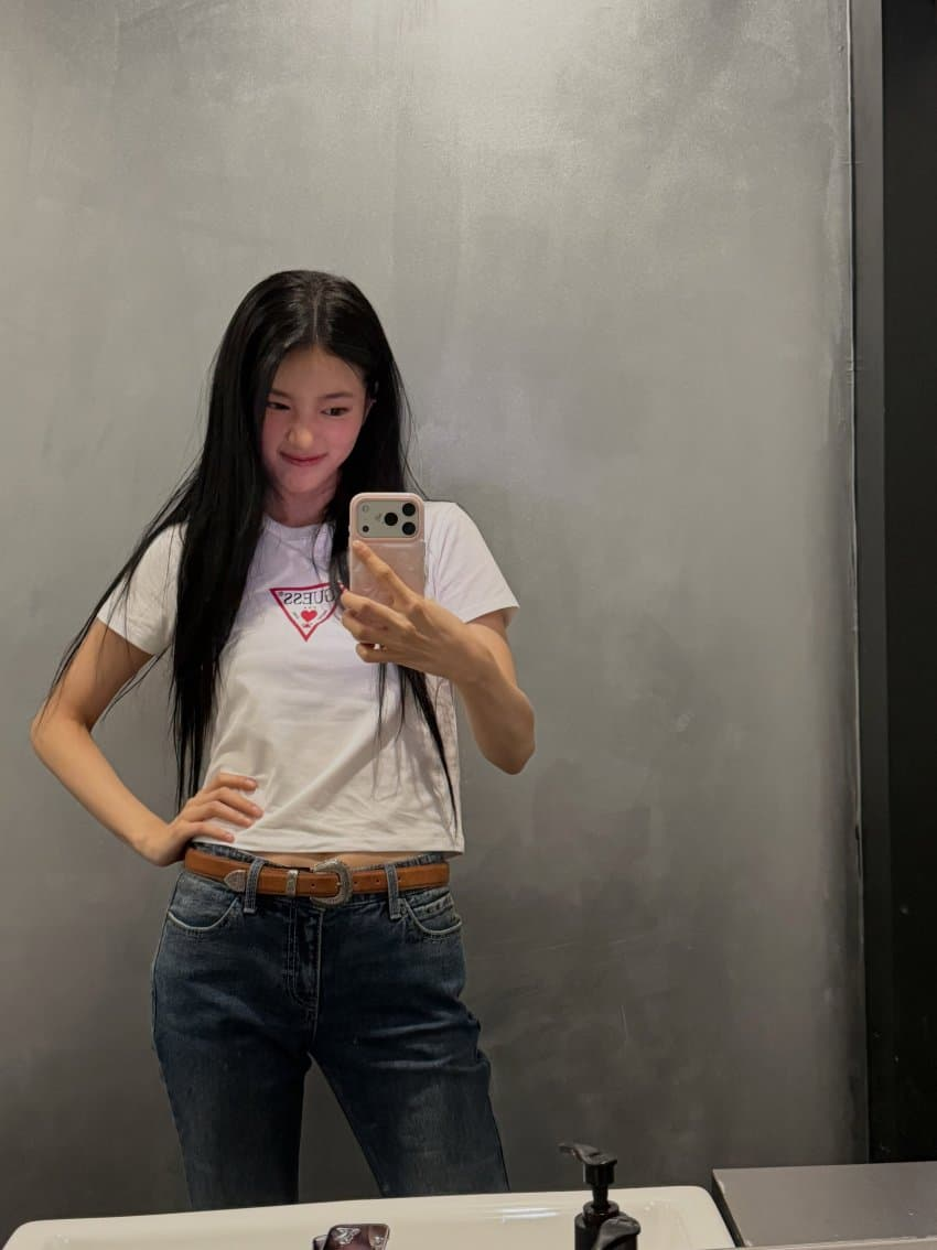 수지 게스걸 10주년 기념 사진 3
