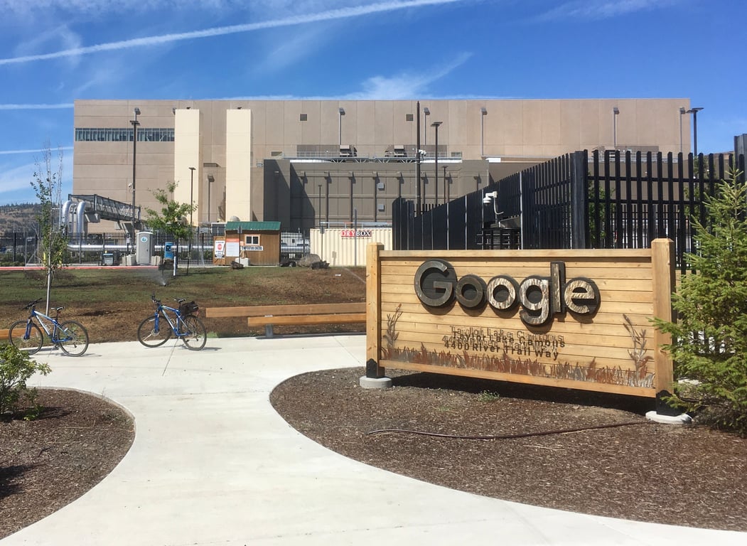 Claude adds an Anthropic-managed Google Cloud route with different processor and feature choices