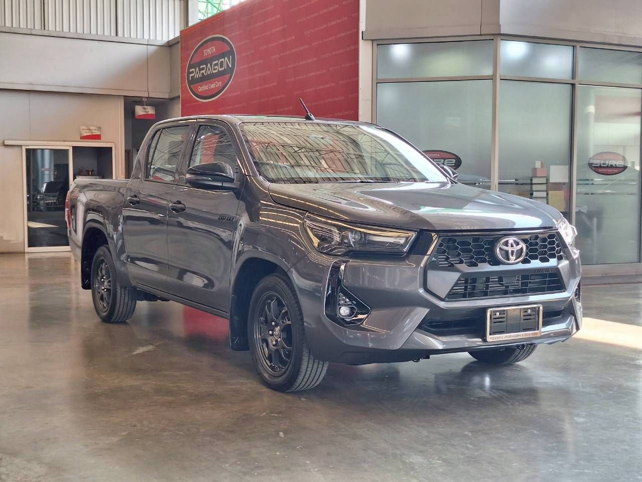 TOYOTA HILUX REVO ปี 2025