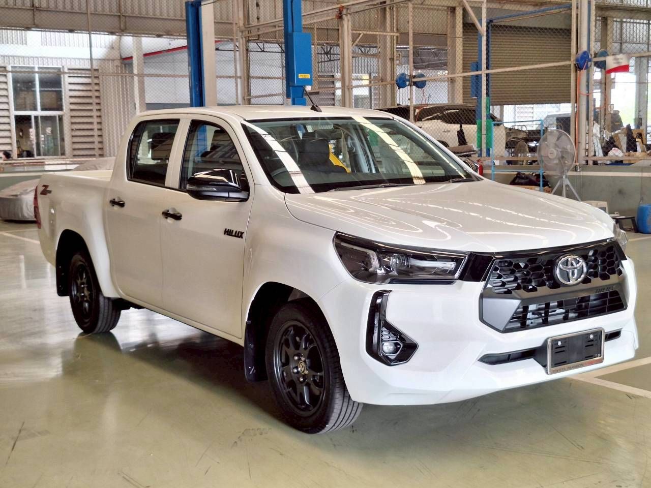 TOYOTA HILUX REVO ปี 2025