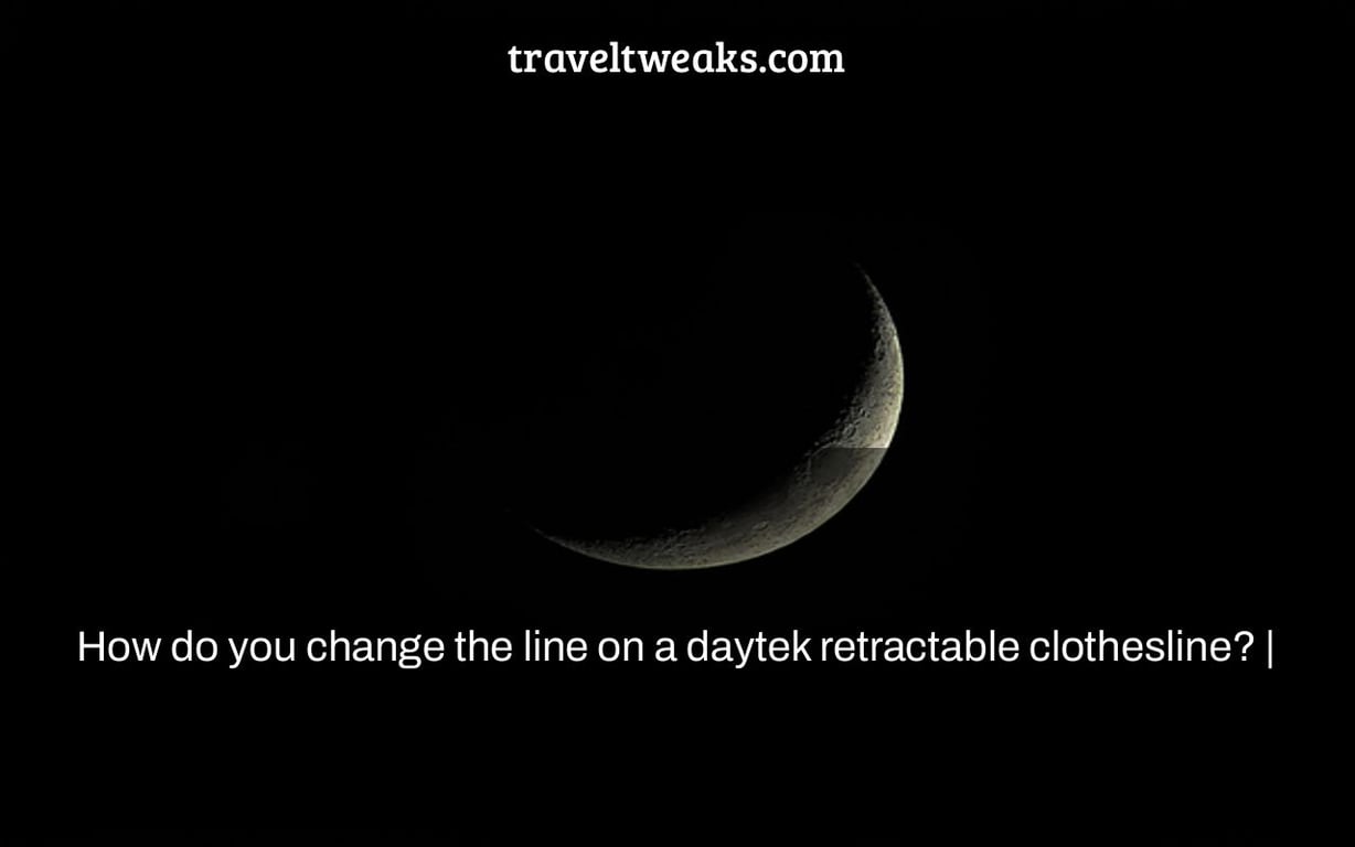 How do you change the line on a daytek retractable clothesline? |