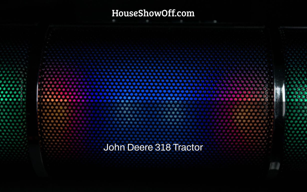 John Deere 318 Tractor