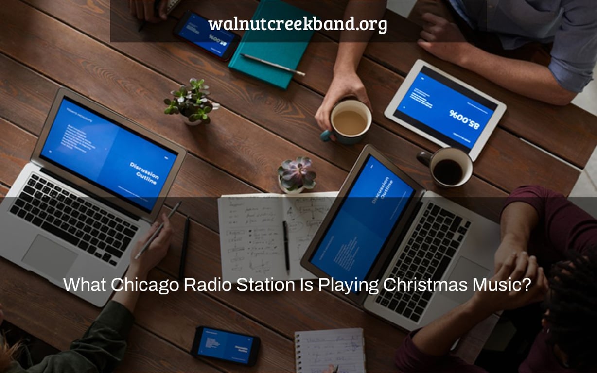 What Chicago Radio Station Is Playing Christmas Music?