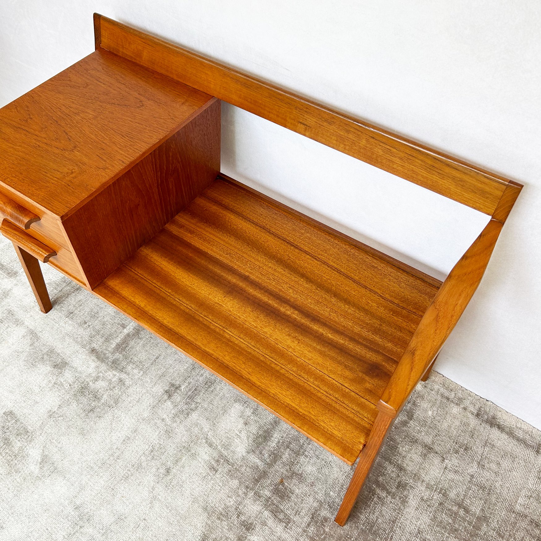 イギリスビンテージ　CHiPPY TELEPHONE SEATS Vintage 1960s Chippy Heath Teak Telephone Seat - Original