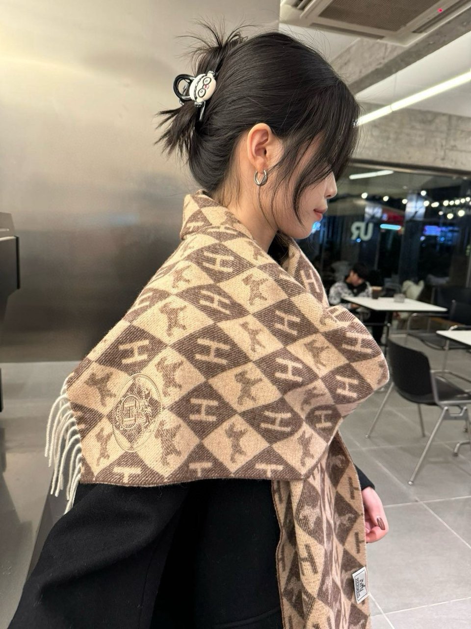 Hermes Diamond H Cashmere Scarf Brown For Women 180cm view 4