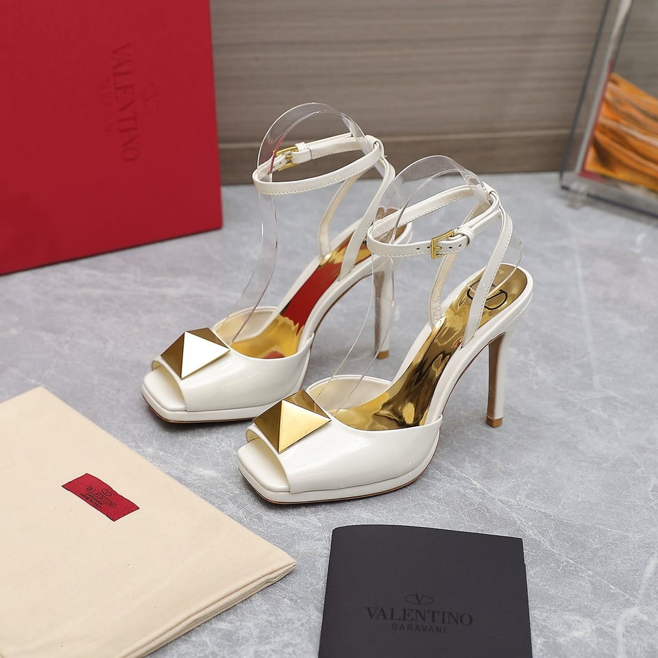 Valentino Garavani Roman Gold Stud Block Pump White view 4