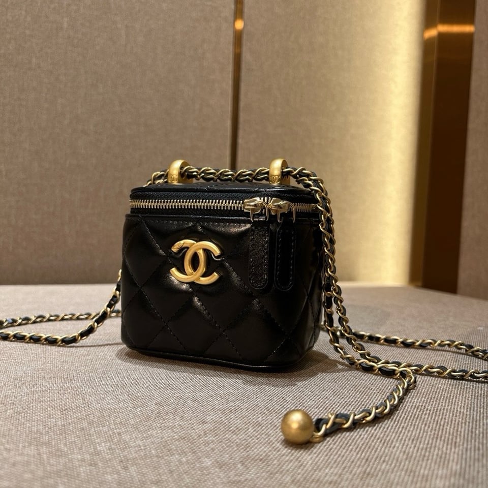 Chanel Small Vanity With Chain Black 12Cm/ 4.7in view 3
