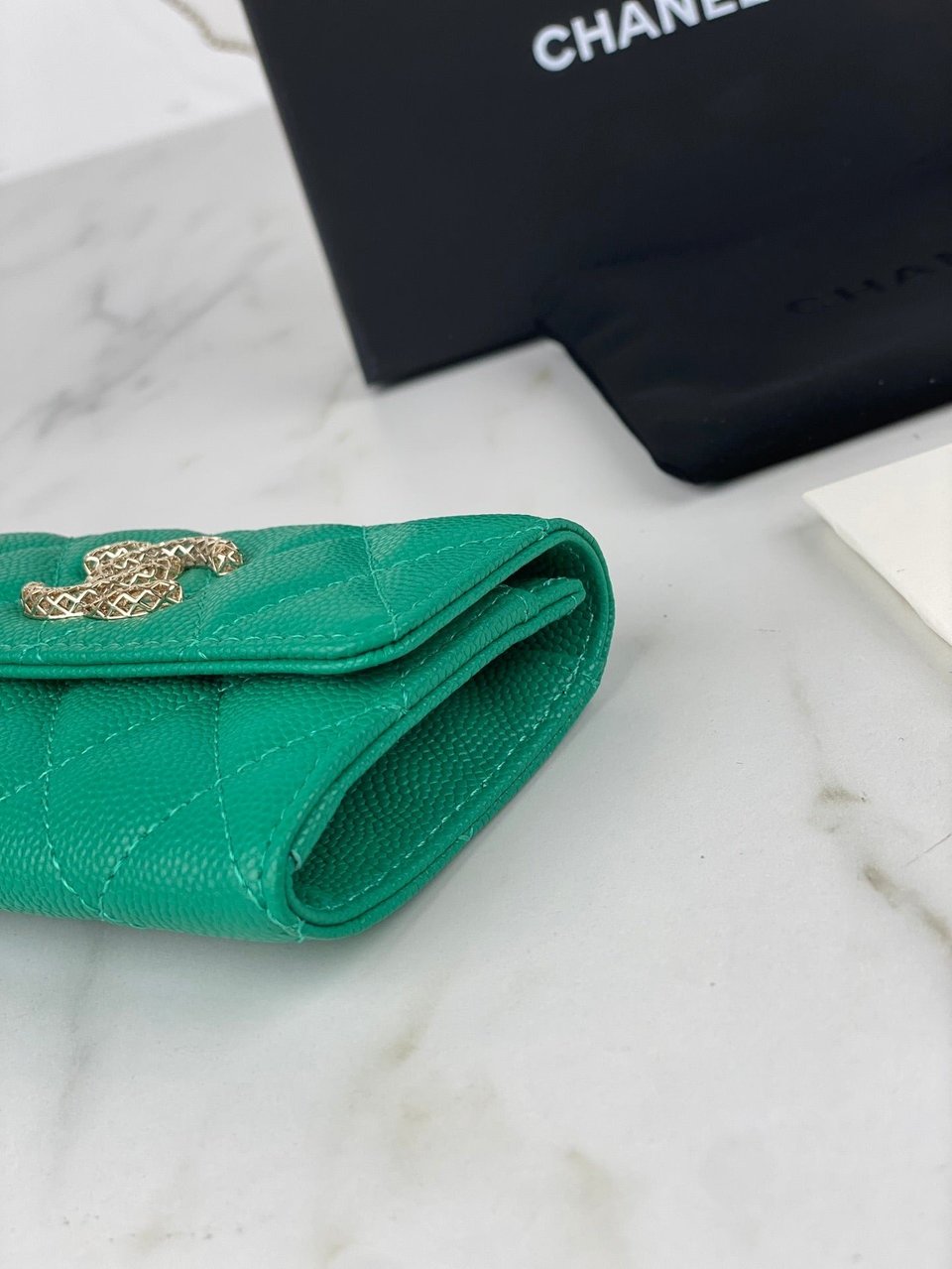 Chanel Flap Card Holder 11 Emerald Grained Calfskin Gold Icon view 7