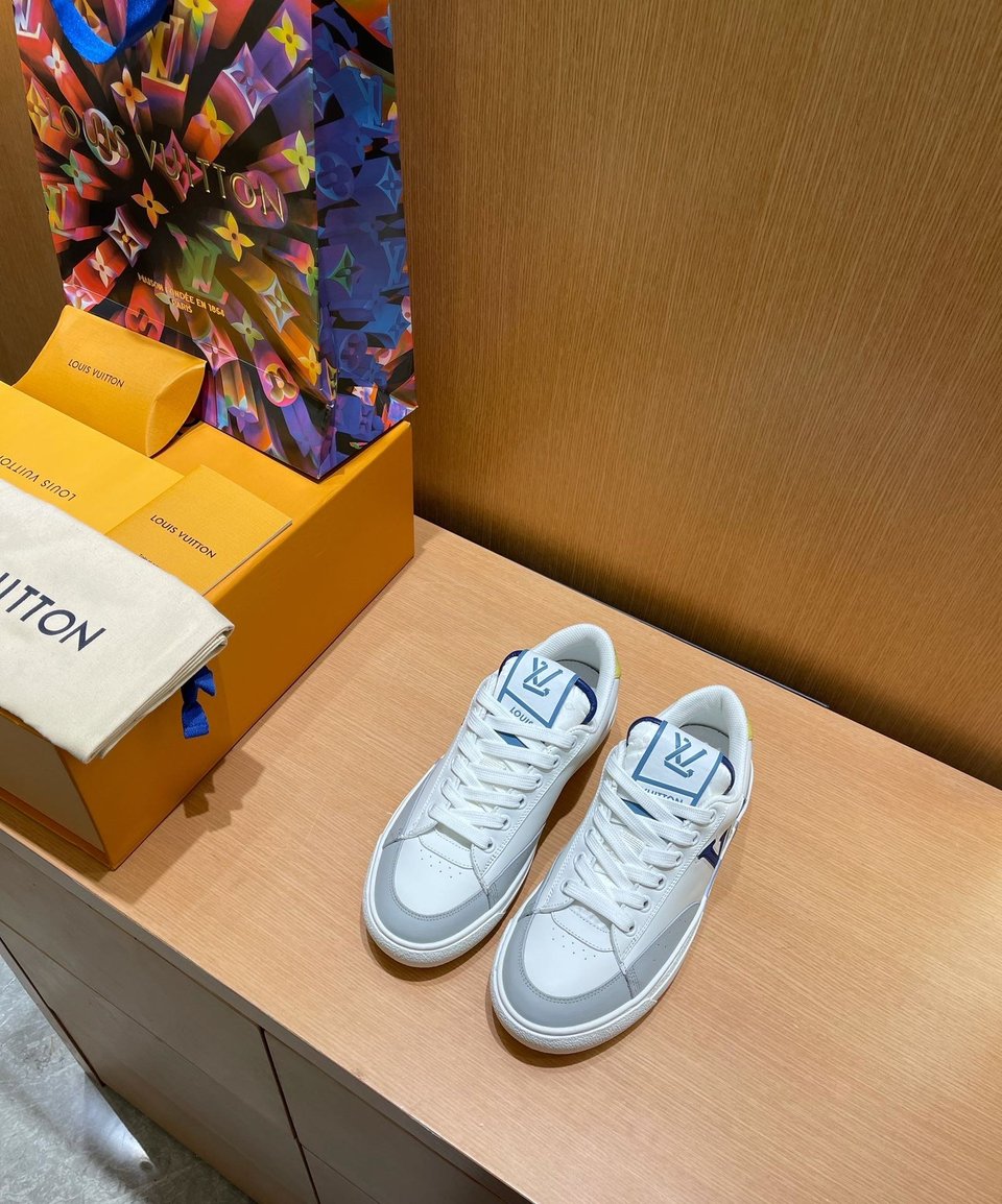 Louis Vuitton Charlie Sneaker 1A9Jlt view 10