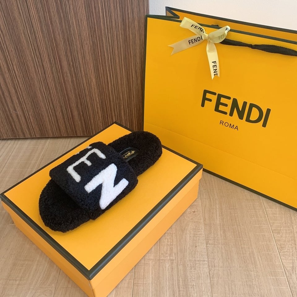 Fendi Fleece Slippers Black view 7