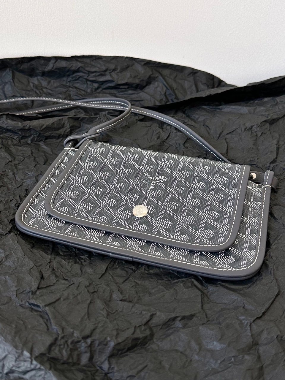 Goyard Plumet Pocket Wallet 20 Cm Grey Black Goyardine Canvas And Lambskin Trim view 5