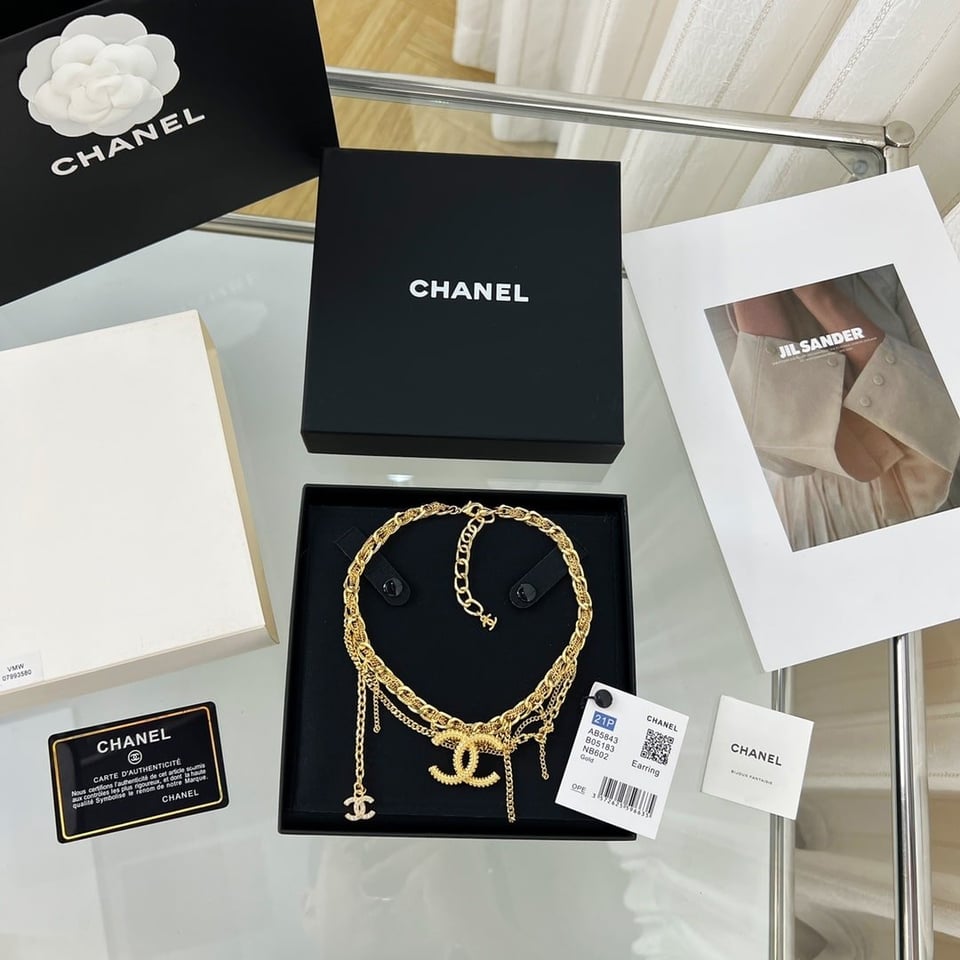 Chanel Cc Necklace Gold view 4