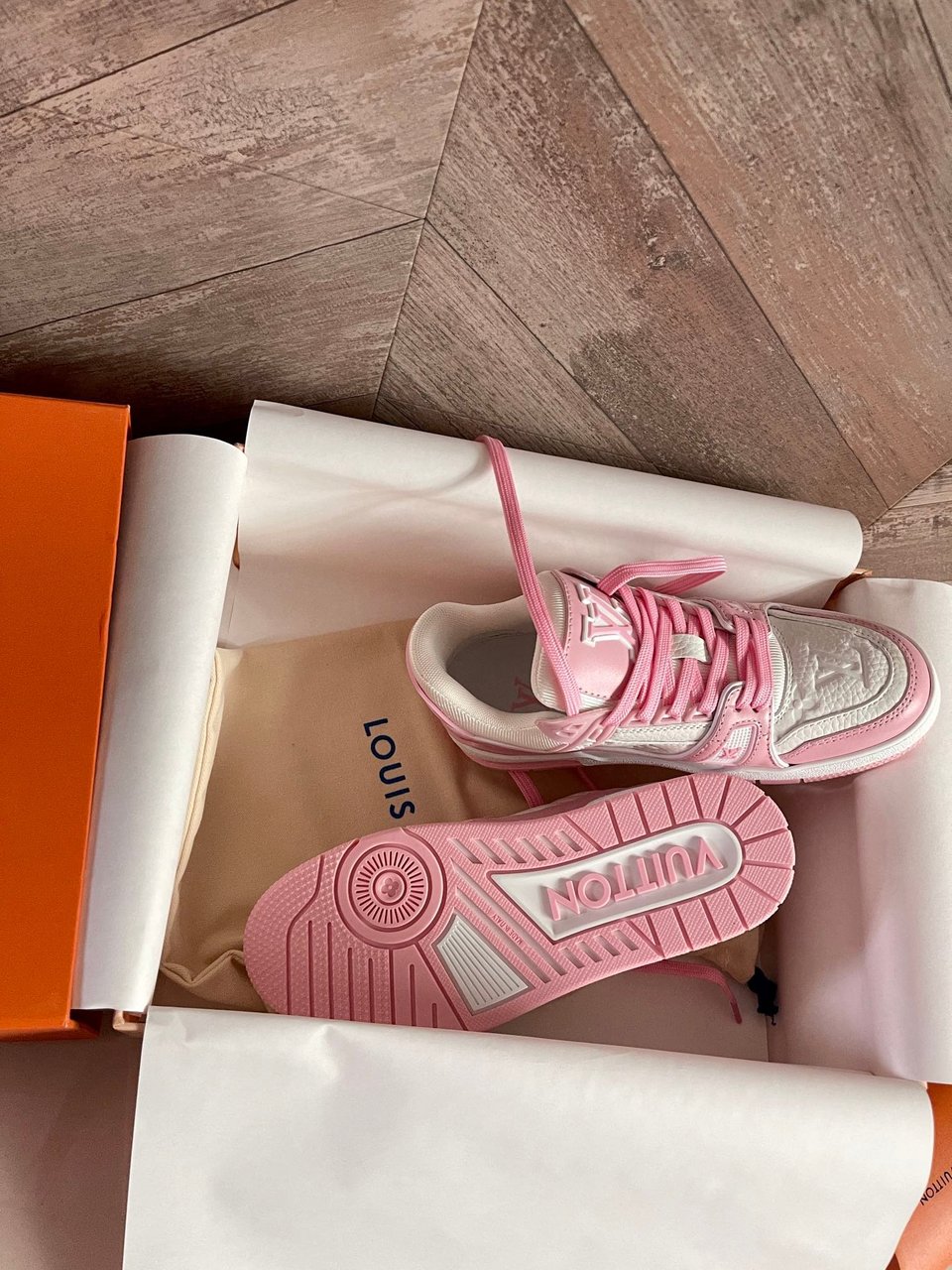 Louis Vuitton Lv Trainer Sneaker Pink Rose 1Aboek view 8