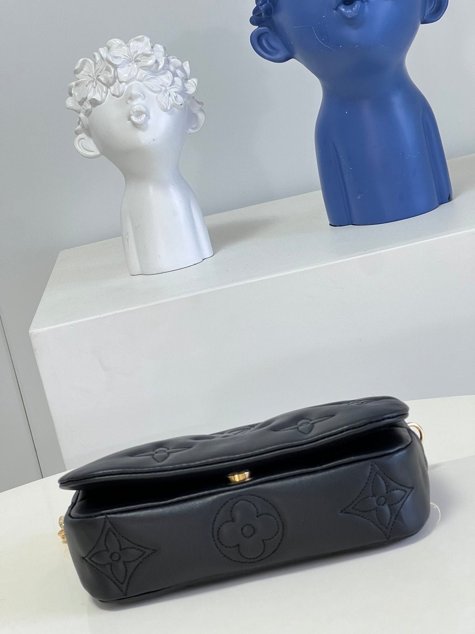 Louis Vuitton Wallet On Strap Bubblegram Black view 4