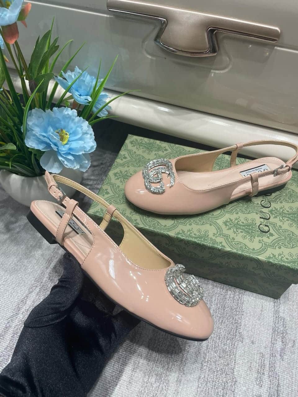 Gucci Logo Embellished Slingback Flats Light Pink view 6