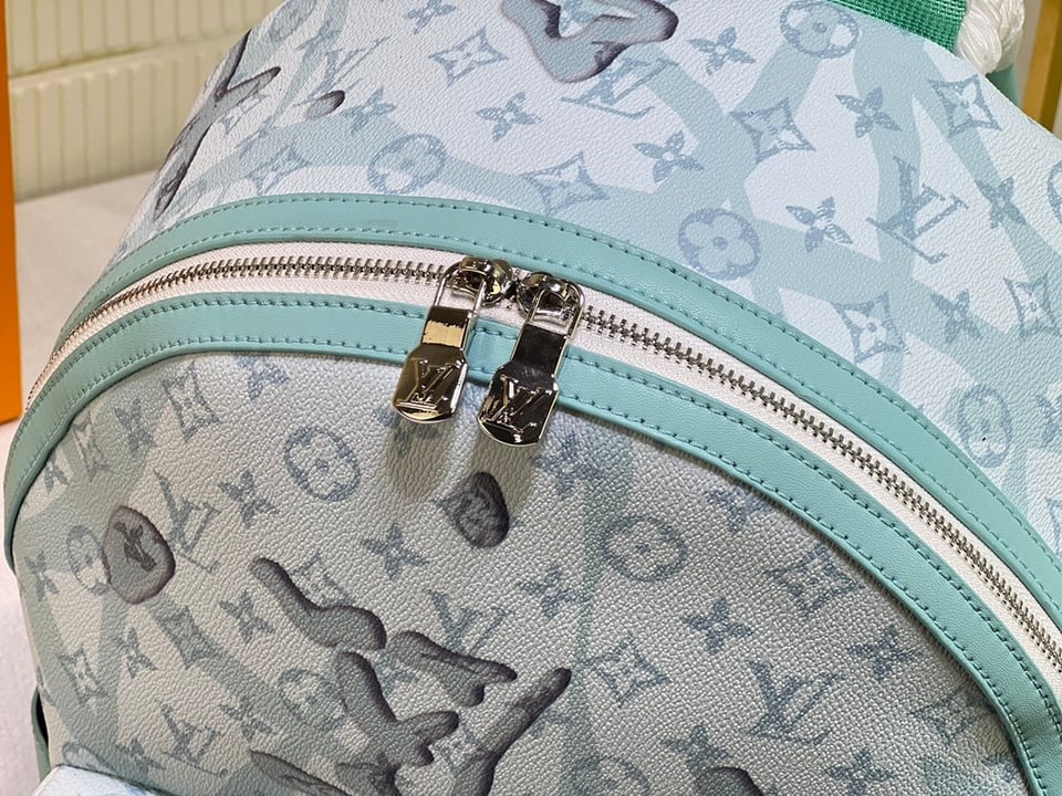 Louis Vuitton Discovery Backpack Crystal Blue 38Cm M22519 view 4