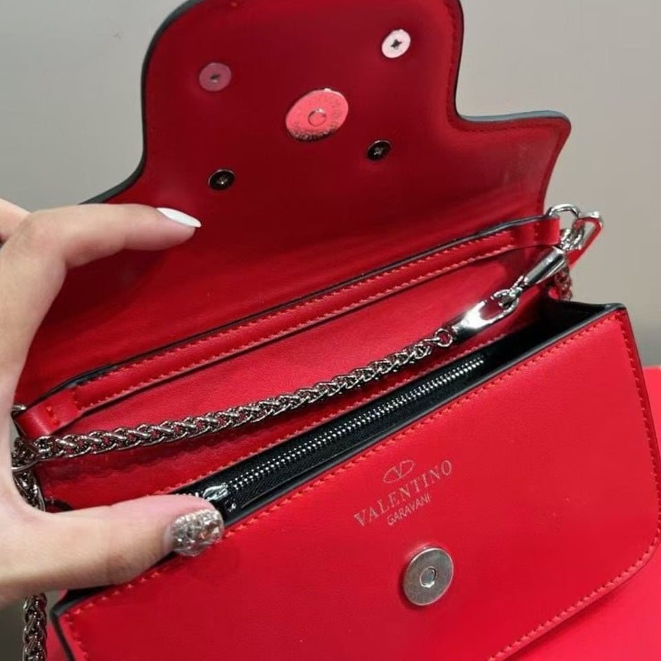 Valentino Locò Small Shoulder Bag In Red view 6
