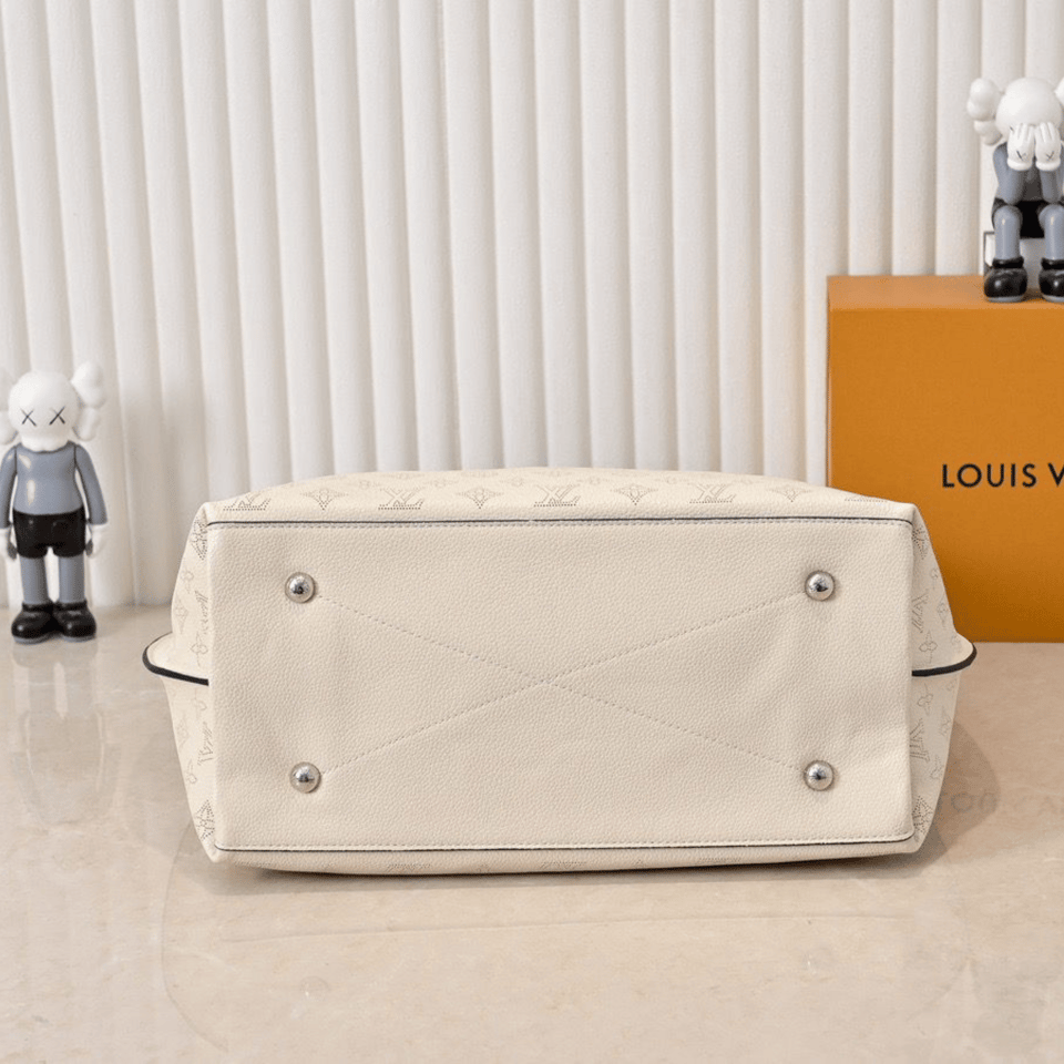 Louis Vuitton Carmel Hobo Bag 40cm/15.75in view 6