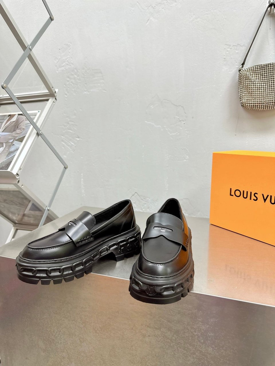 Louis Vuitton Lv Record Loafer Black 1Ac9I9 view 8