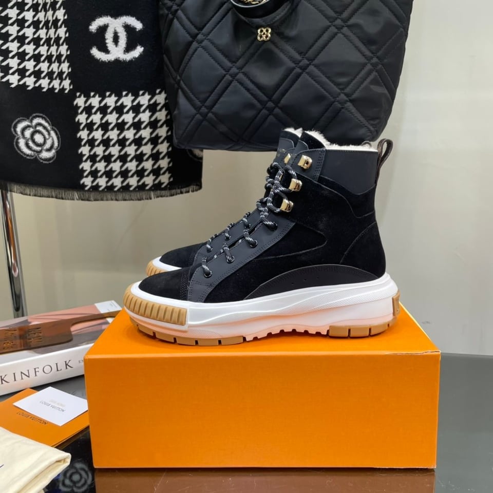 Louis Vuitton Squad Sneaker Boots Black view 3