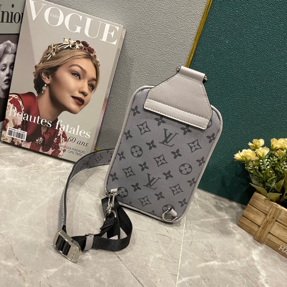 Louis Vuitton Outdoor Sling Bag Grey 21Cm view 7