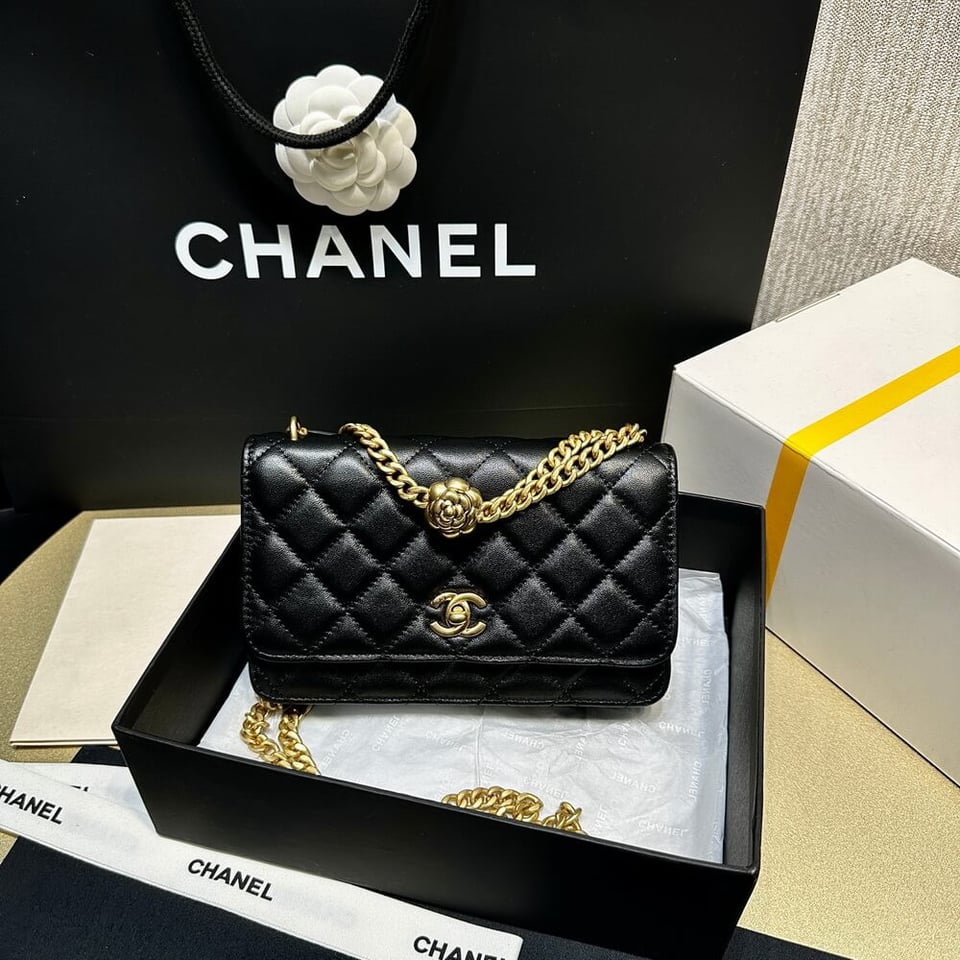 Chanel Camellia Crush Wallet On Chain Lambskin 19.2cm view 6