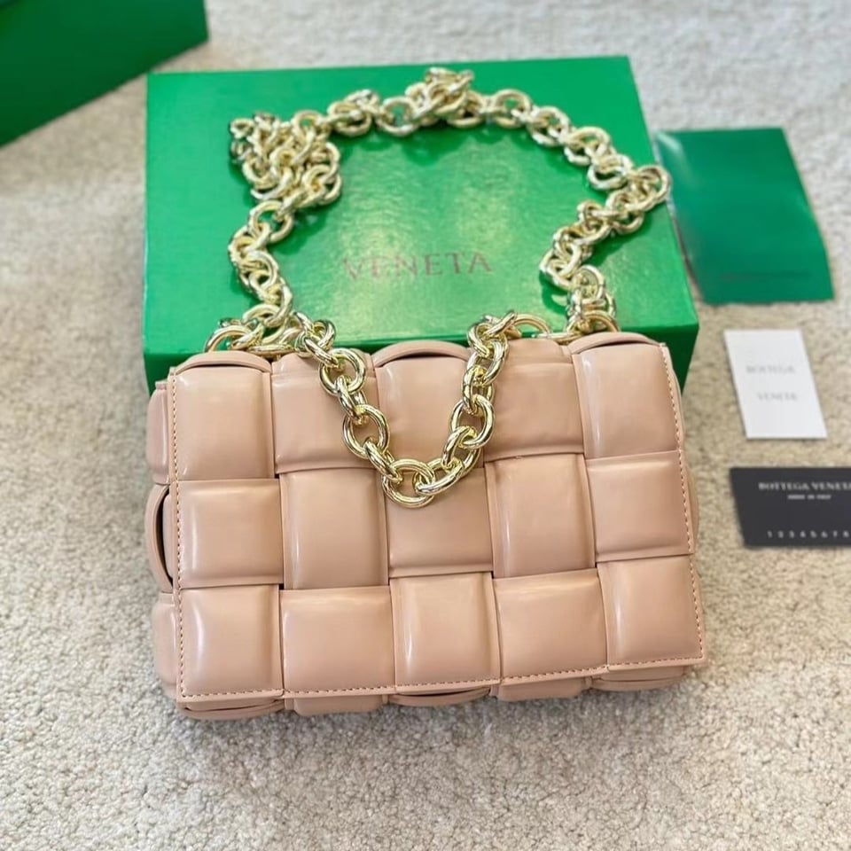 Bottega Veneta Chain Bag In 26Cm view 3