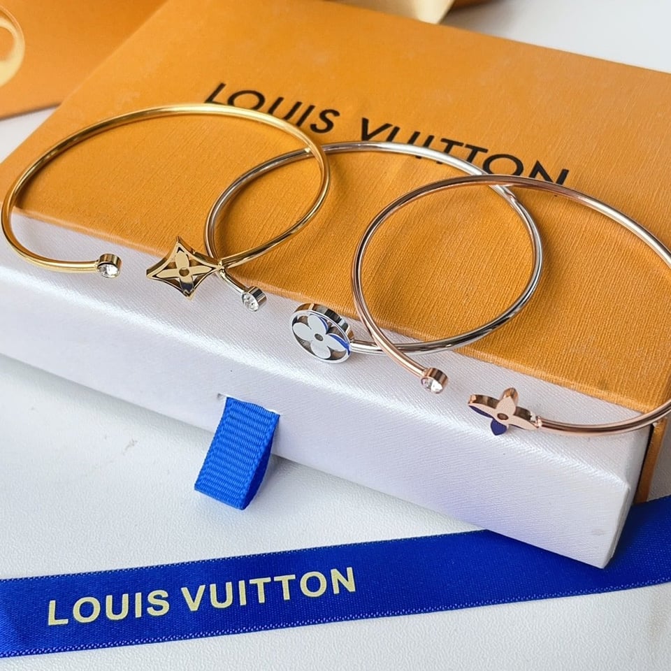 Louis Vuitton Idylle Blossom Twist Bracelet White Gold Tone Q95537 view 4