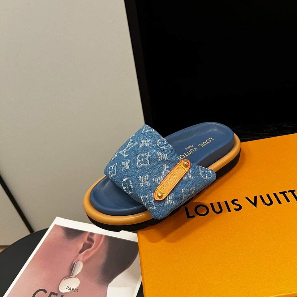 Louis Vuitton Pool Pillow Flat Comfort Mules Blue 1Acjvh view 4